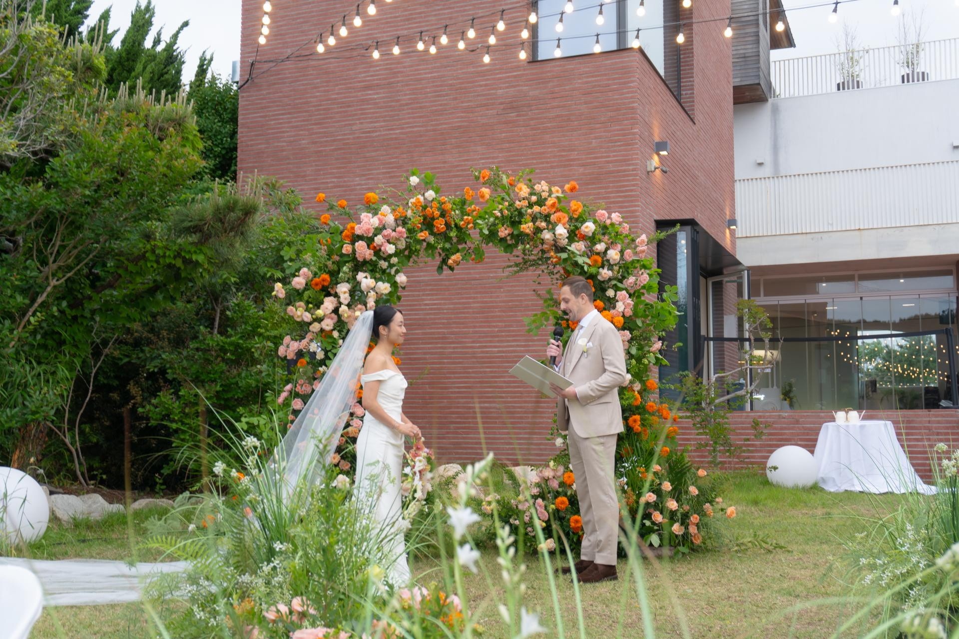 GARDEN PARTY